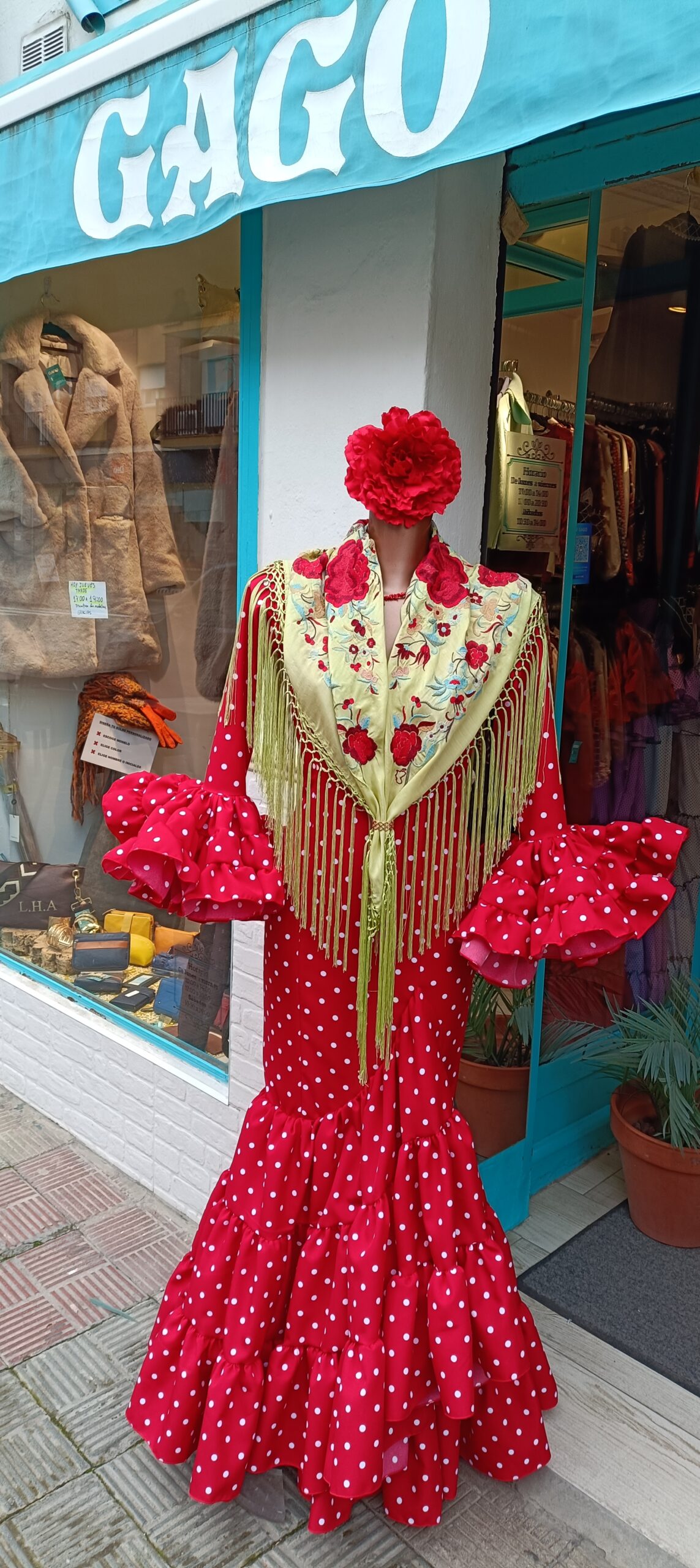 TRAJE DE FLAMENCA CON SUBIDA